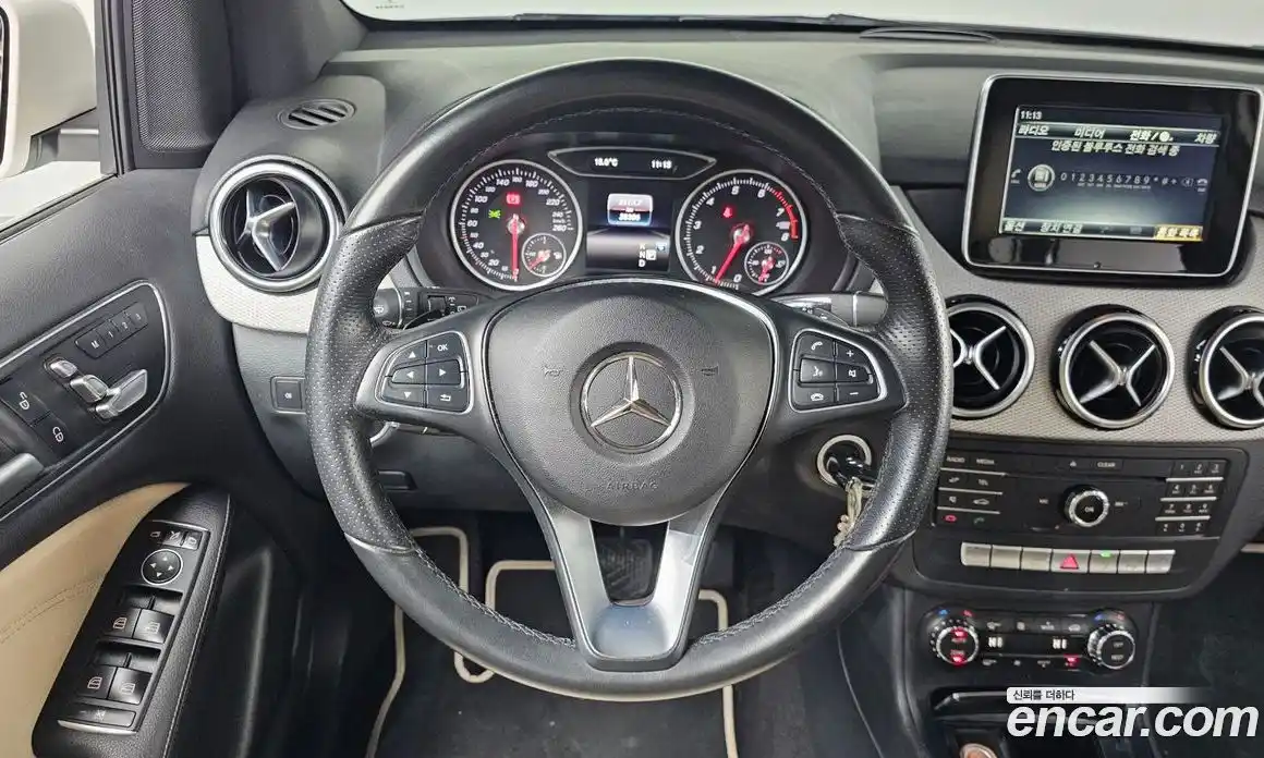 Mercedes-Benz B-Class 2018 2.0 Автомат в Москве № 139332, фото 2