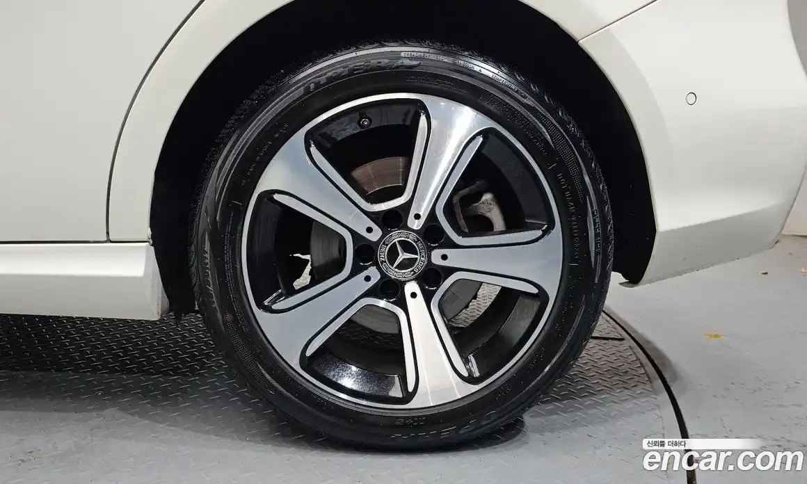 Mercedes-Benz B-Class 2018 2.0 Автомат в Москве № 139332, фото 4