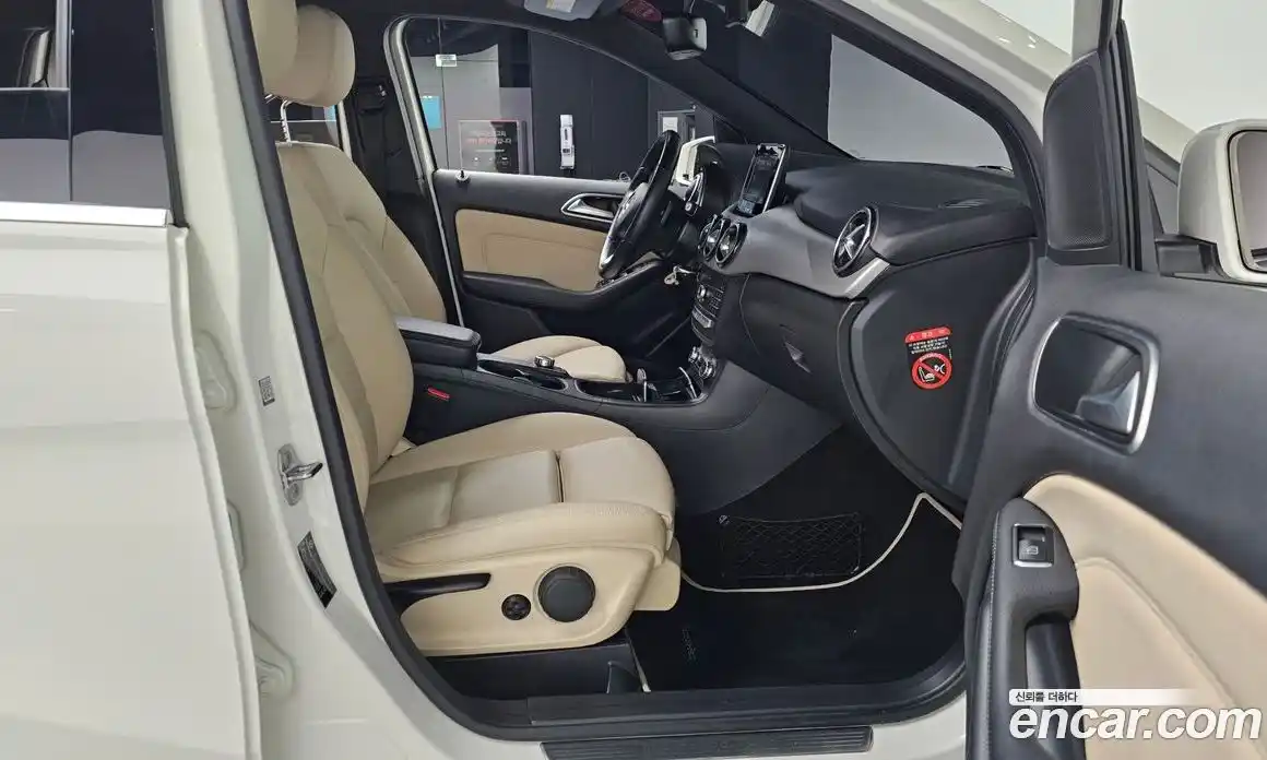 Mercedes-Benz B-Class 2018 2.0 Автомат в Москве № 139332, фото 10