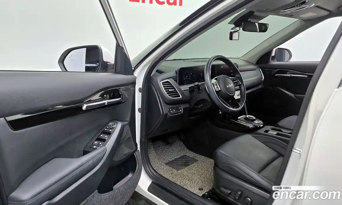 Kia Seltos 2023 1.6 Автомат в Москве № 14189, фото 14