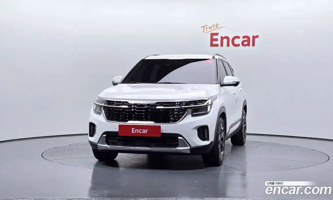 Kia Seltos 2023 1.6 Автомат в Москве № 14189, фото 7