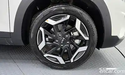 Kia Seltos 2023 1.6 Автомат в Москве № 14189, миниатюра 10