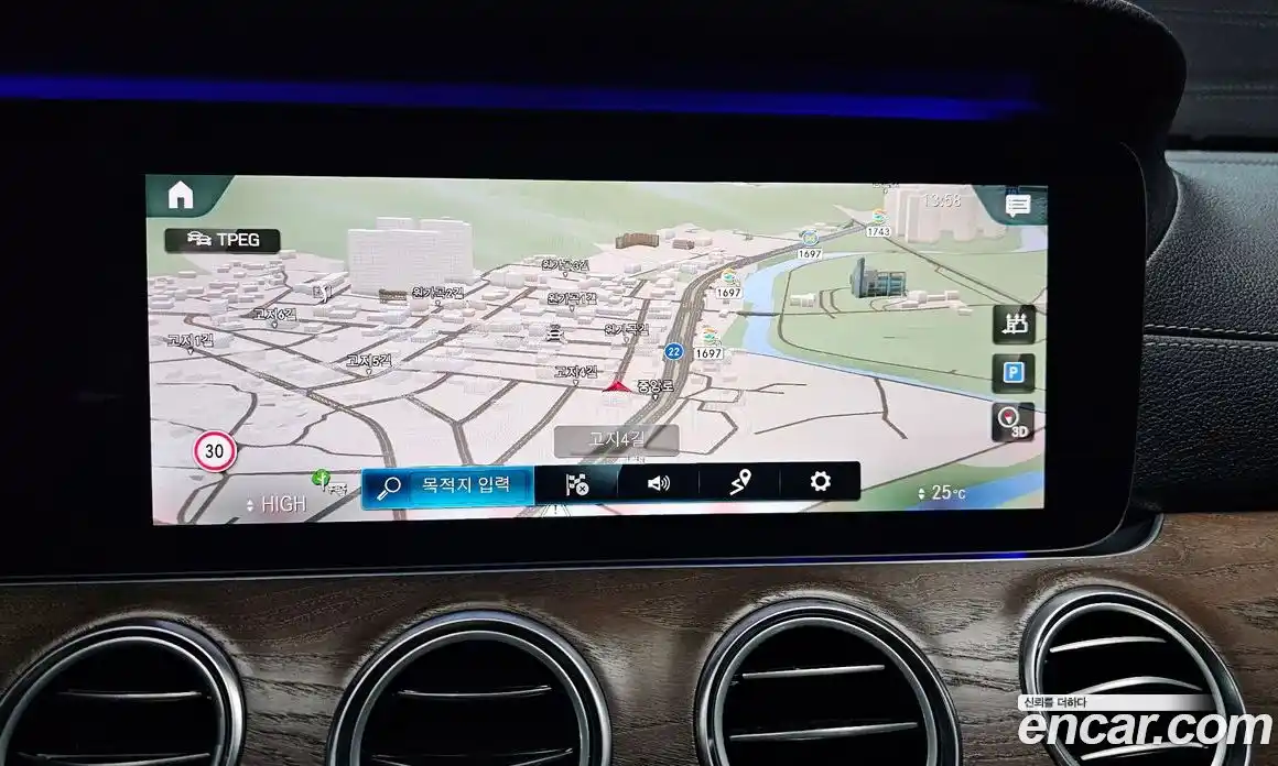 Mercedes-Benz E-Class 2021 2.0 Автомат в Москве № 142384, фото 19