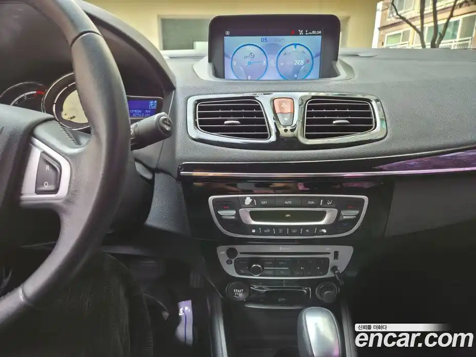 Renault SM3 2016 1.6 Автомат в Москве № 148693, фото 12