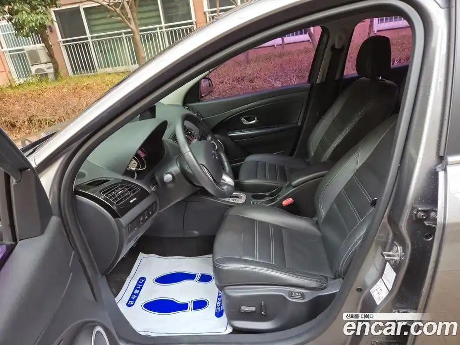 Renault SM3 2016 1.6 Автомат в Москве № 148693, фото 7