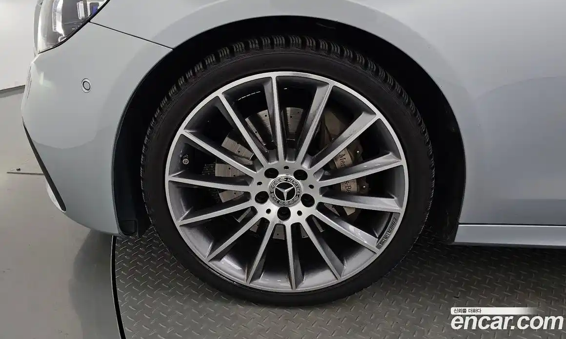 Mercedes-Benz E-Class 2022 2.0 Автомат в Москве № 149800, фото 6