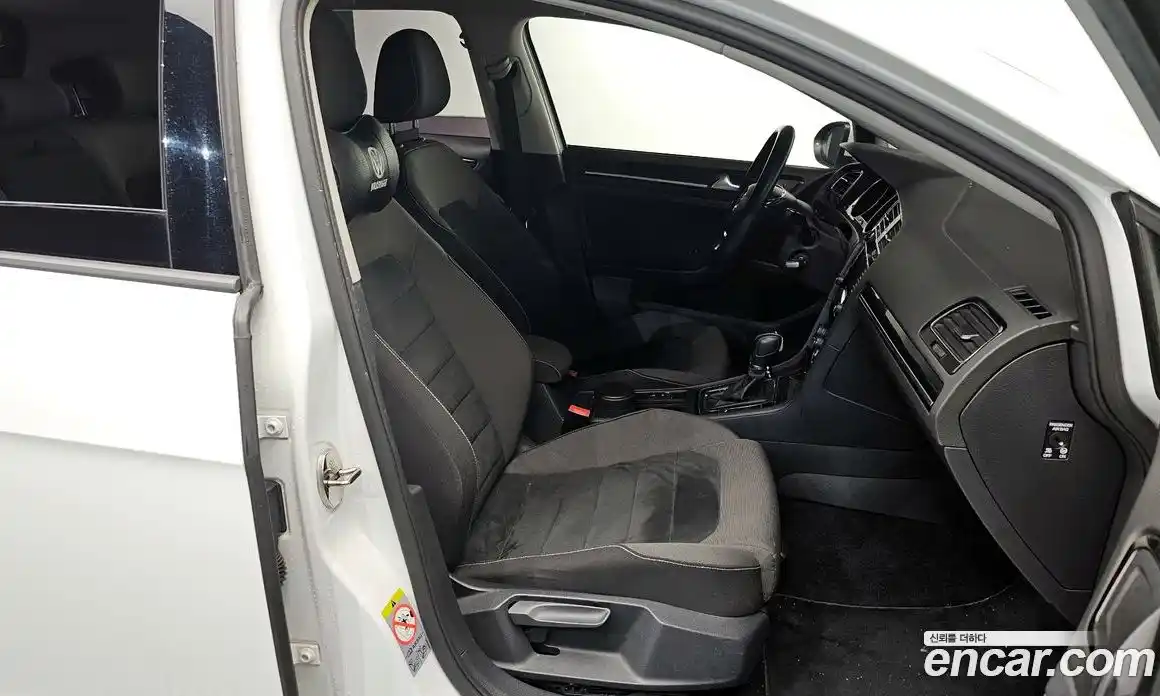 Volkswagen Golf 2014 1.6 Автомат в Москве № 153832, фото 3