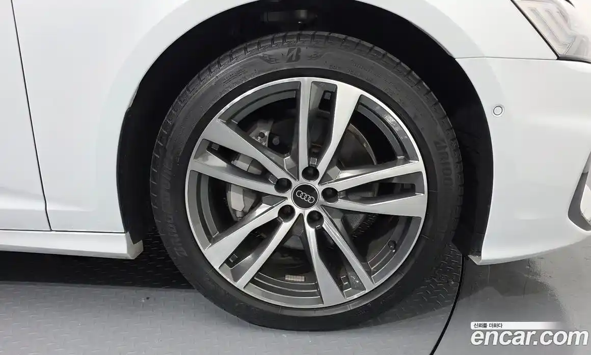 Audi A6 2023 2.0 Автомат в Москве № 162368, фото 1