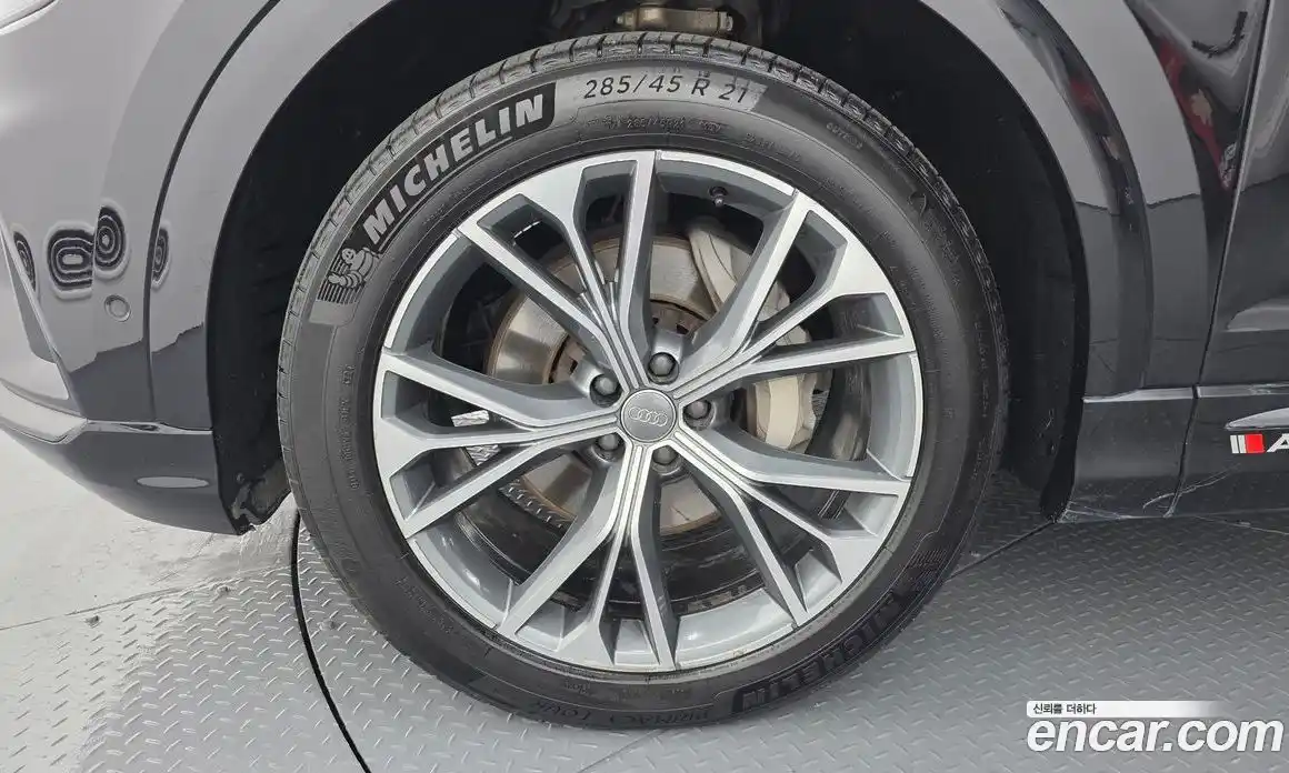 Audi Q8 2021 3.0 Автомат в Москве № 163772, фото 5