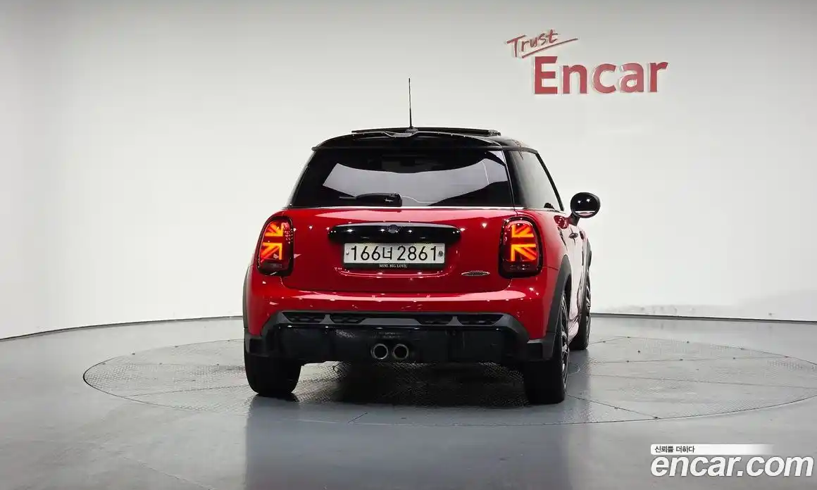 Mini Cooper 2023 2.0 Автомат в Москве № 163935, фото 4