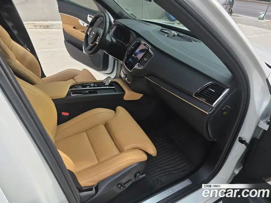 Volvo XC90 2023 2.0 Автомат в Москве № 164787, фото 11