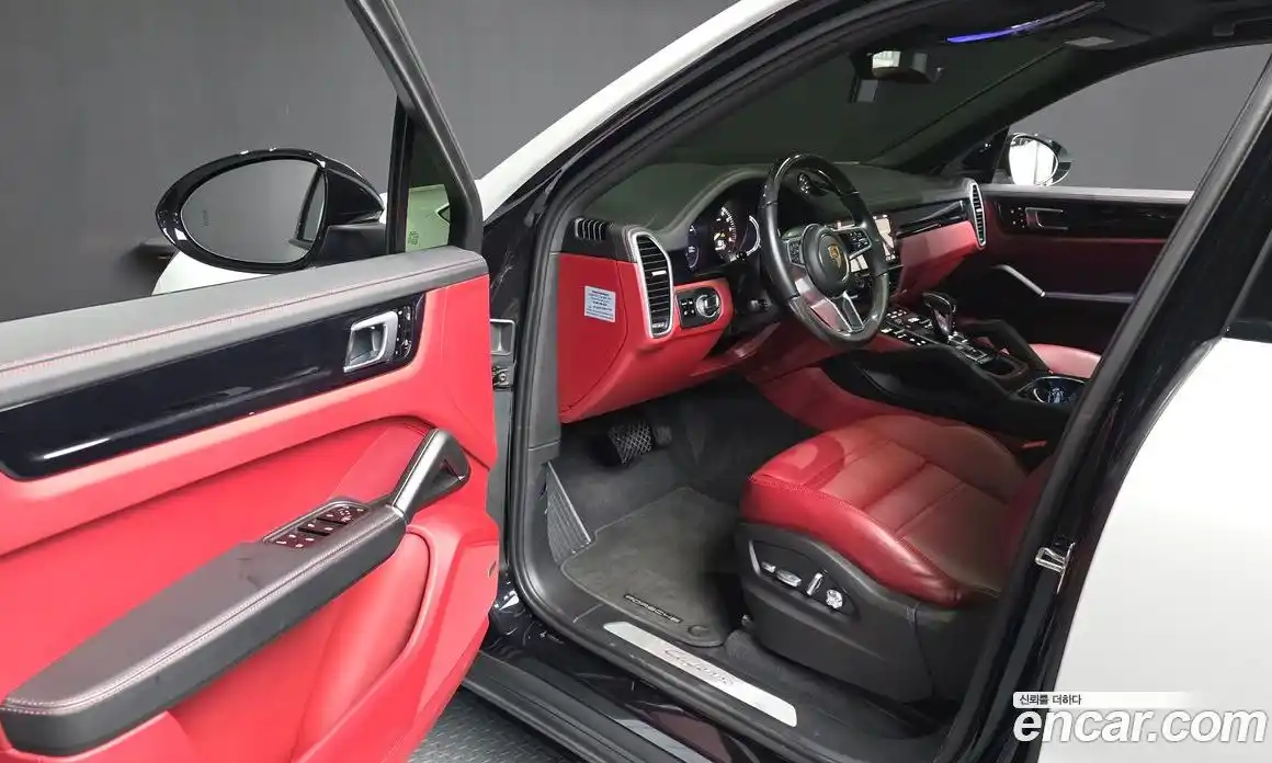 Porsche Cayenne 2021 3.0 Автомат в Москве № 165068, фото 3