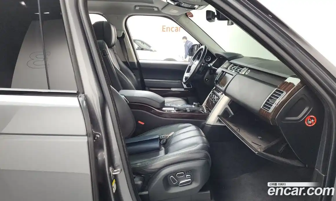 Land Rover Range-Rover 2015 4.4 Автомат в Москве № 166716, фото 11