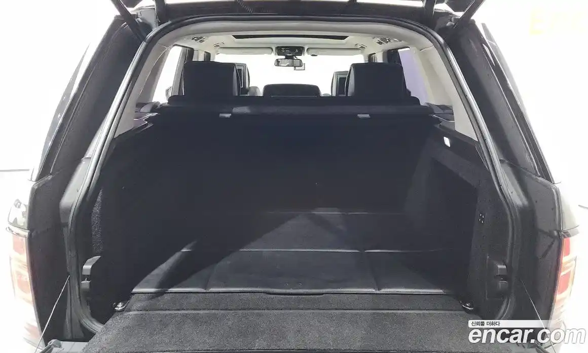 Land Rover Range-Rover 2015 4.4 Автомат в Москве № 166716, фото 20