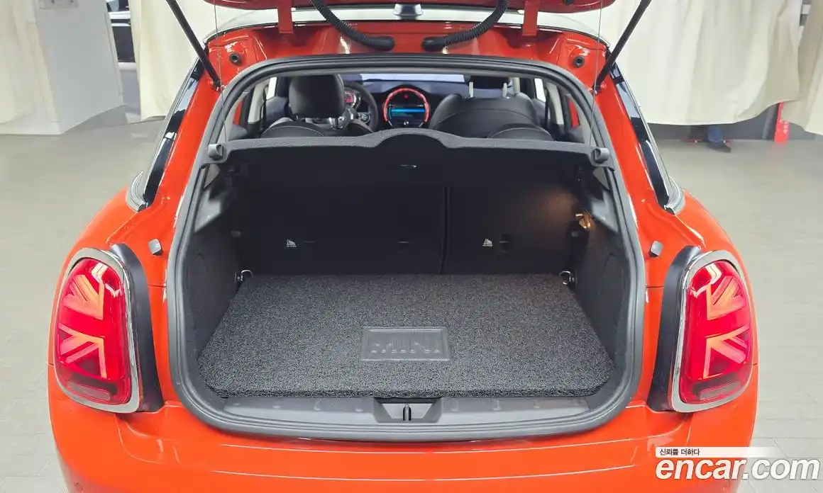 Mini Cooper 2019 1.5 Автомат в Москве № 167138, фото 11