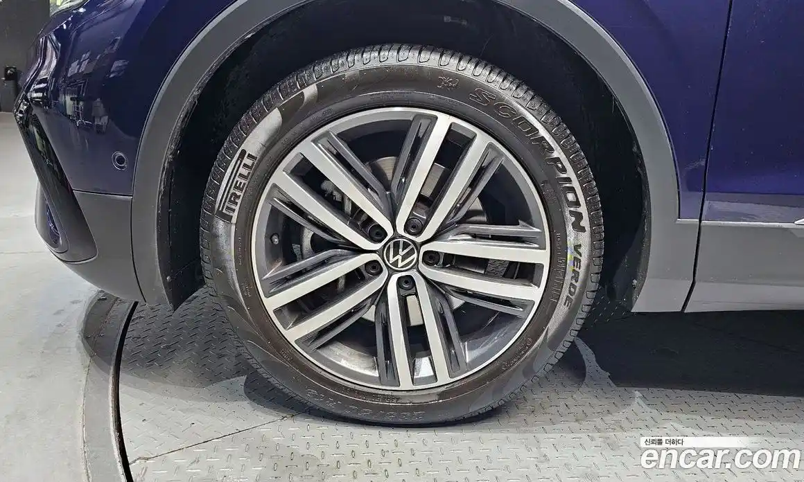 Volkswagen Tiguan 2023 2.0 Автомат в Москве № 168483, фото 14