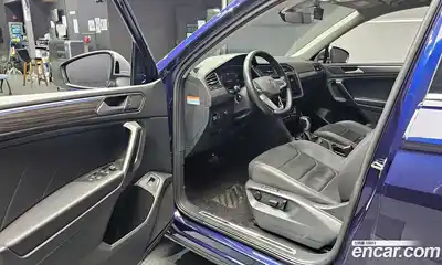 Volkswagen Tiguan 2023 2.0 Автомат в Москве № 168483, миниатюра 2