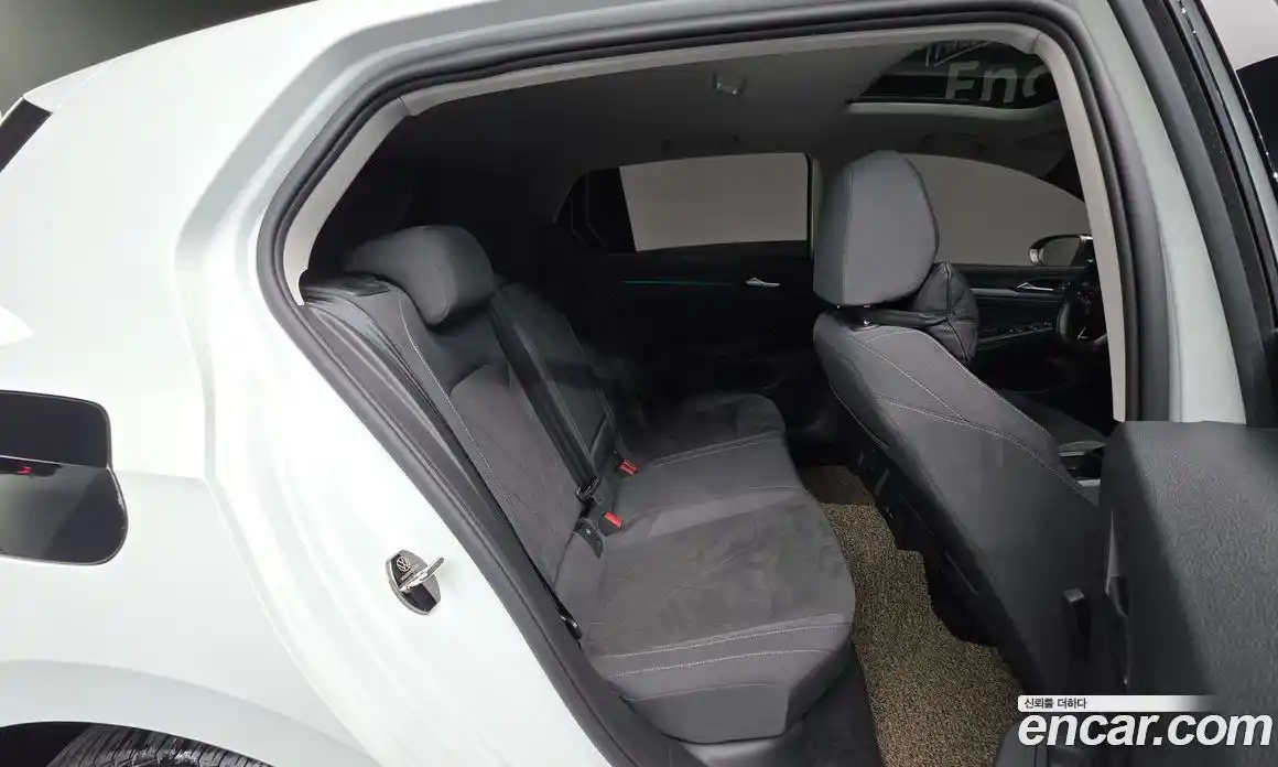 Volkswagen Golf 2023 2.0 Автомат в Москве № 168799, фото 19