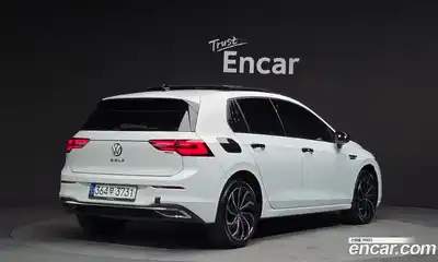 Volkswagen Golf 2023 2.0 Автомат в Москве № 168799, миниатюра 2