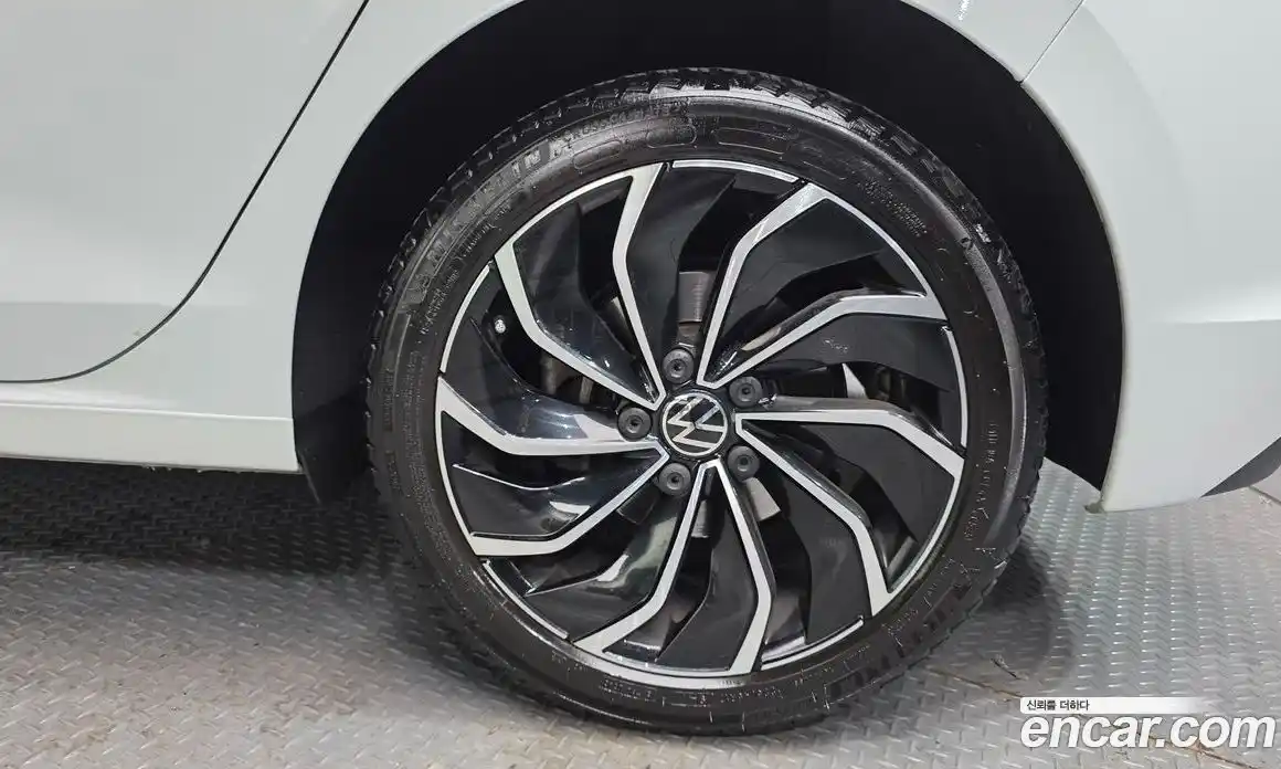 Volkswagen Golf 2023 2.0 Автомат в Москве № 168799, фото 5