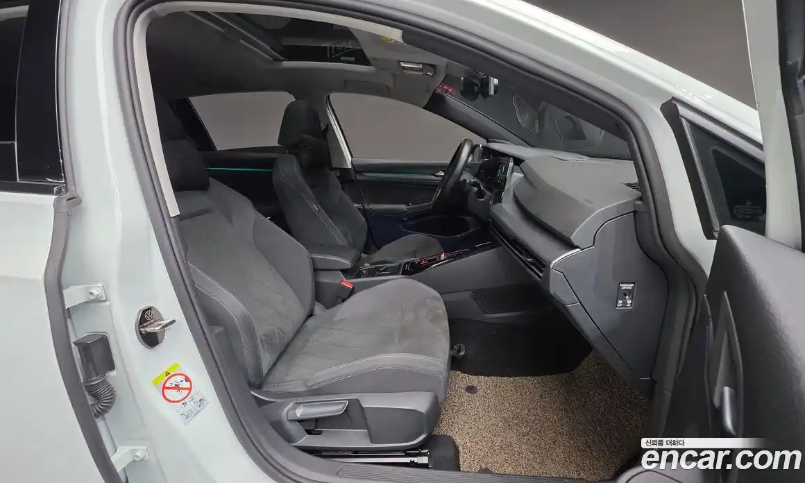 Volkswagen Golf 2023 2.0 Автомат в Москве № 168799, фото 10