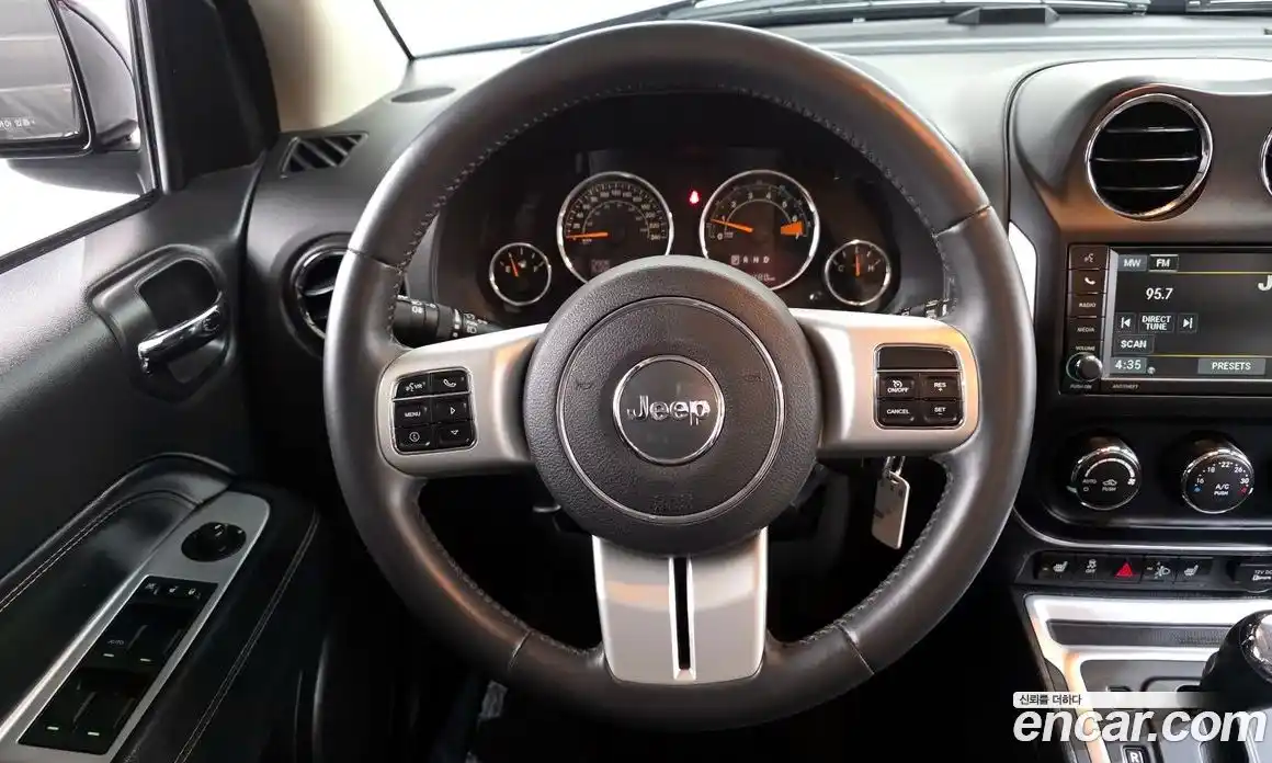 Jeep Compass 2016 2.4 Автомат в Москве № 169876, фото 19