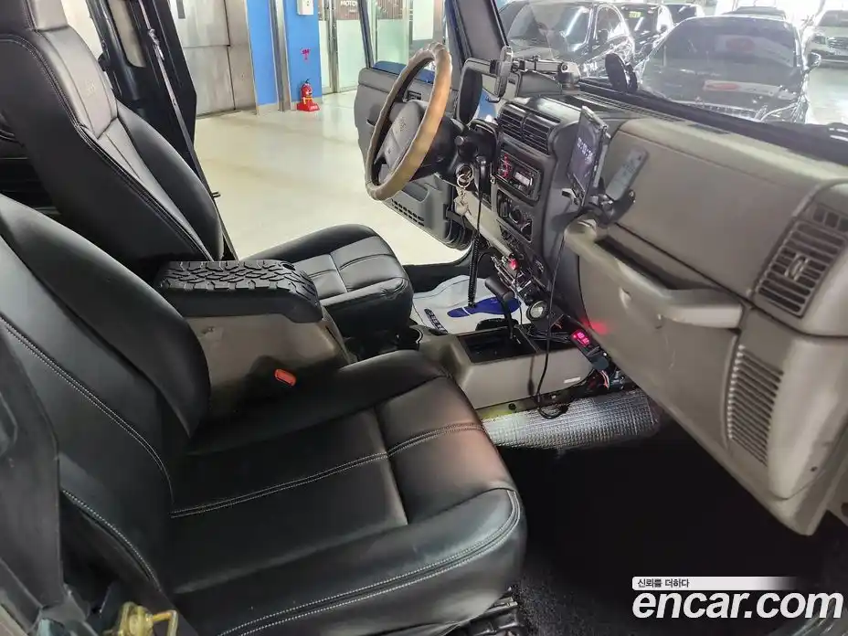 Jeep Wrangler 2003 4.0 Автомат в Москве № 170037, фото 11