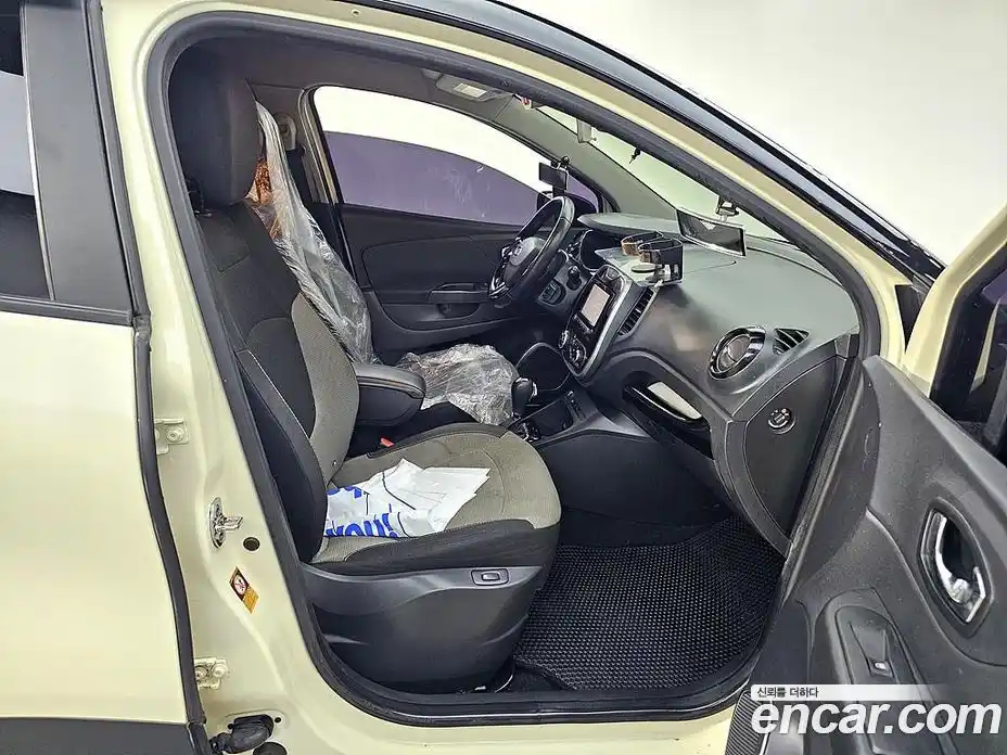 Renault QM3 2015 1.5 Автомат в Москве № 186654, фото 11