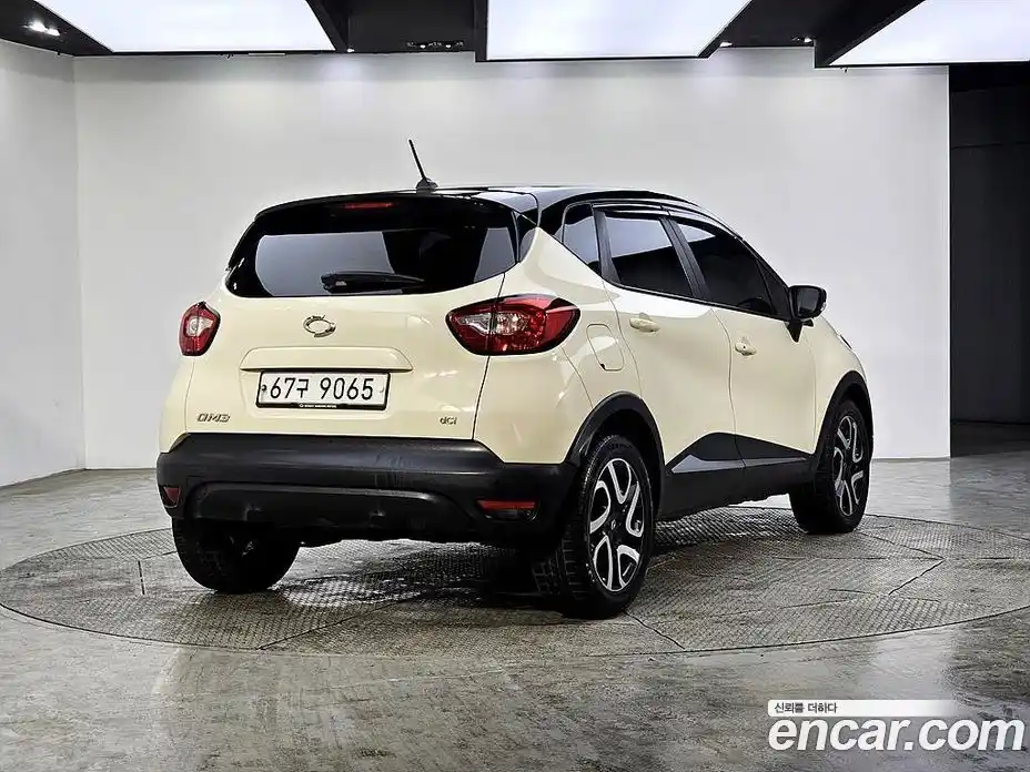 Renault QM3 2015 1.5 Автомат в Москве № 186654, фото 4