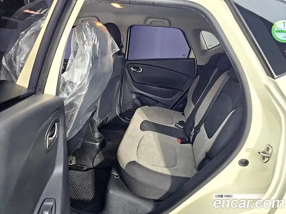 Renault QM3 2015 1.5 Автомат в Москве № 186654, фото 9