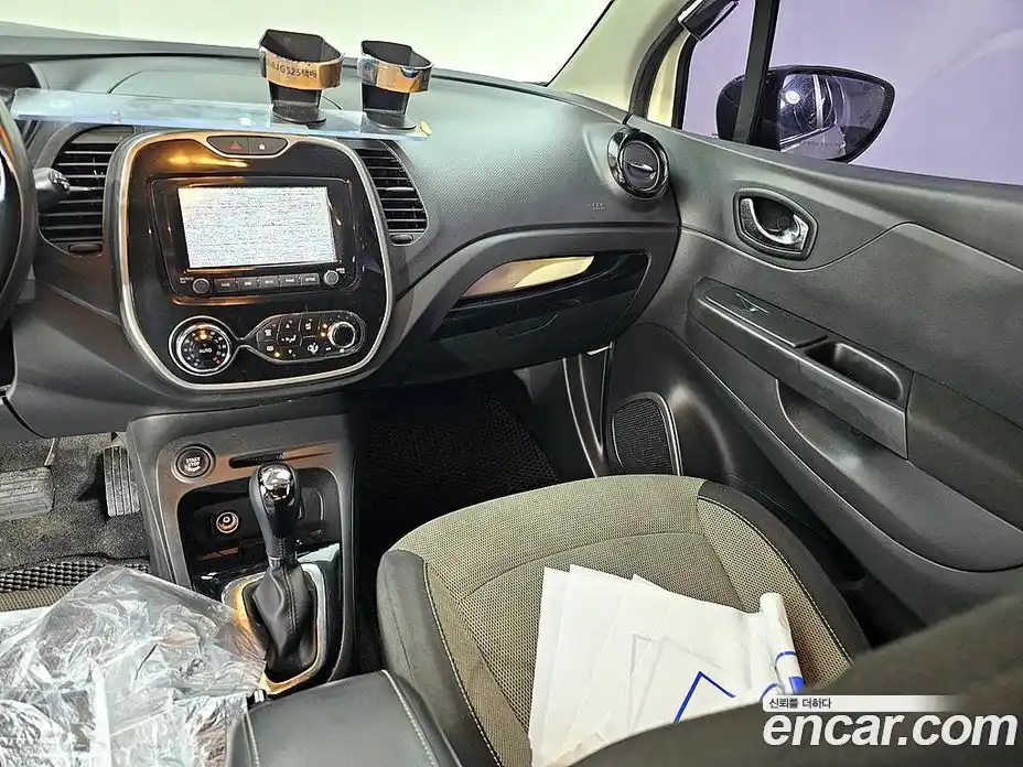 Renault QM3 2015 1.5 Автомат в Москве № 186654, фото 10