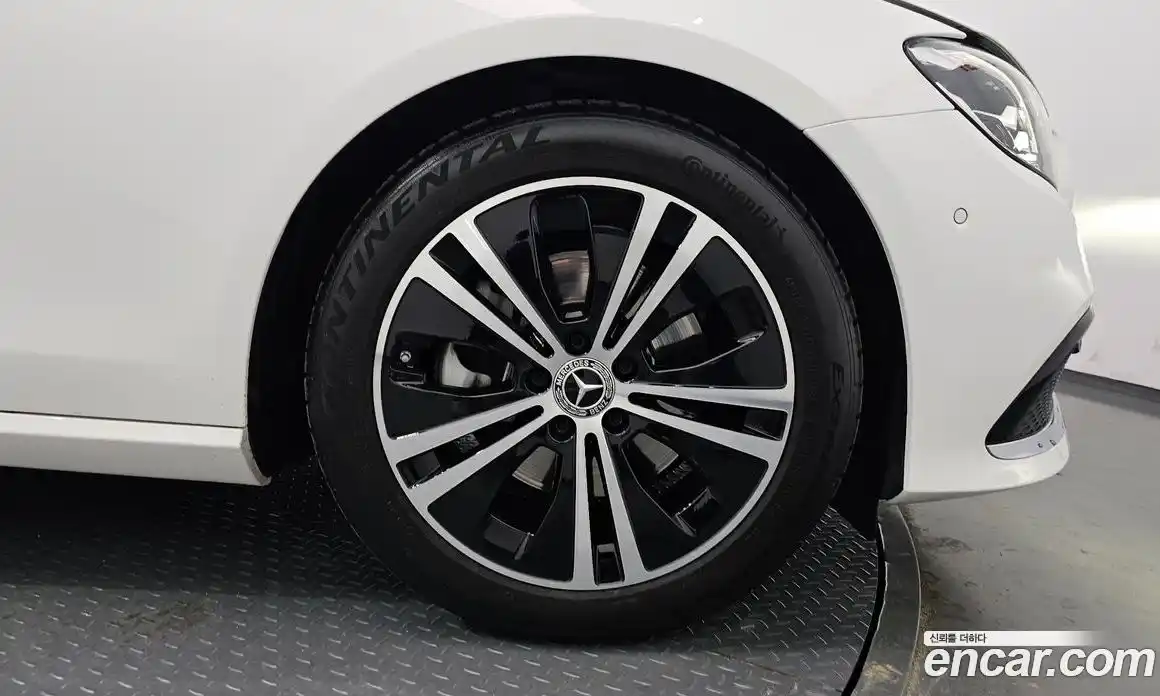 Mercedes-Benz E-Class 2021 2.0 Автомат в Москве № 193938, фото 16