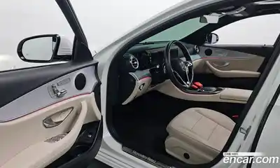 Mercedes-Benz E-Class 2021 2.0 Автомат в Москве № 193938, миниатюра 2