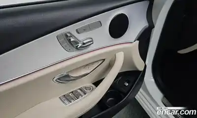 Mercedes-Benz E-Class 2021 2.0 Автомат в Москве № 193938, миниатюра 5