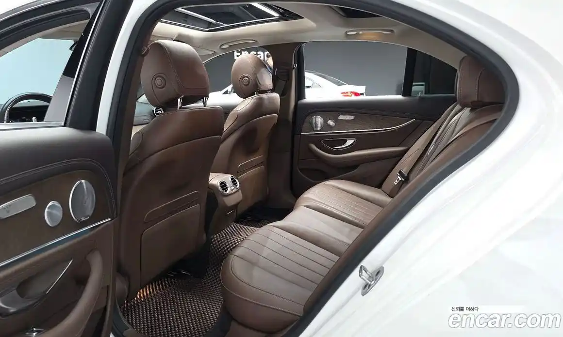 Mercedes-Benz E-Class 2019 2.0 Автомат в Москве № 195135, фото 13