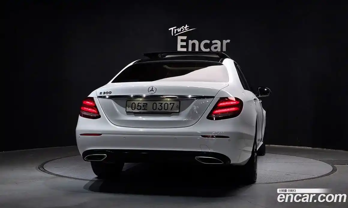 Mercedes-Benz E-Class 2017 2.0 Автомат в Москве № 195498, фото 15