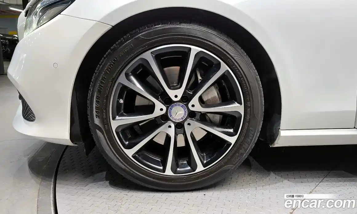 Mercedes-Benz E-Class 2017 2.0 Автомат в Москве № 195498, фото 17