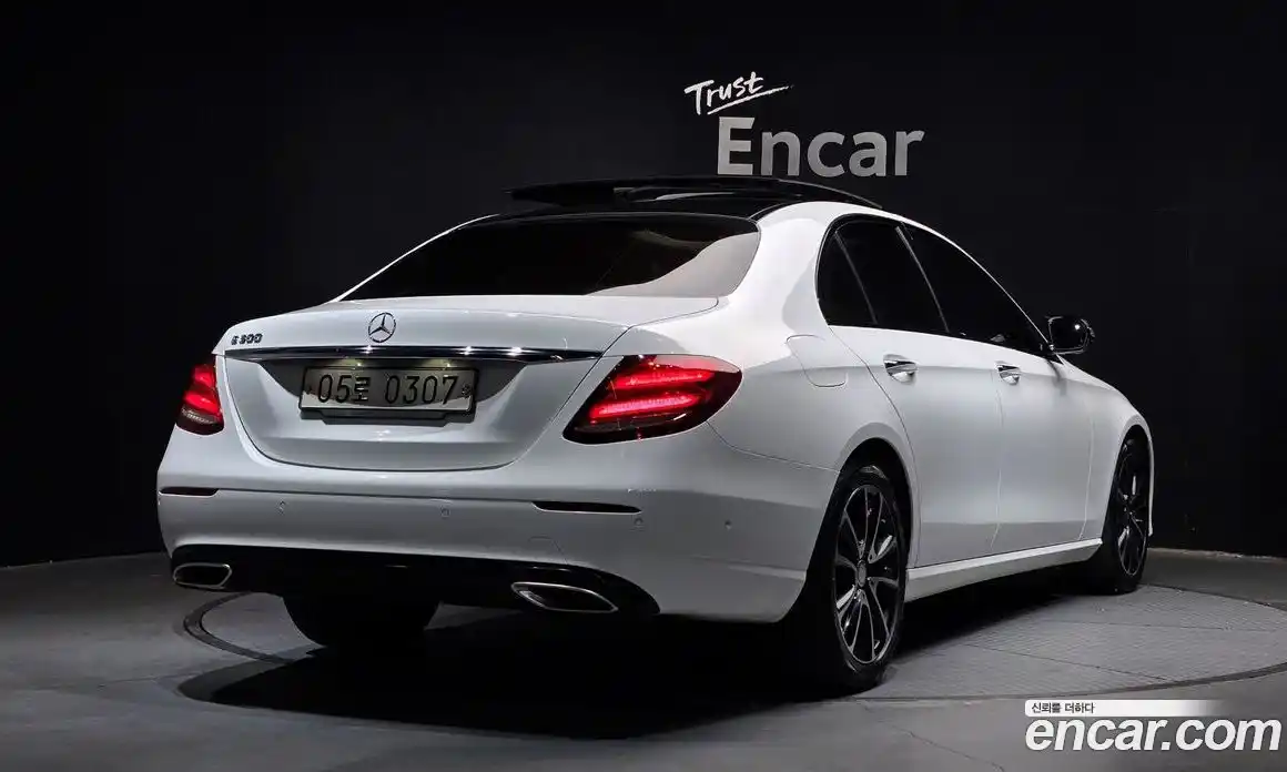 Mercedes-Benz E-Class 2017 2.0 Автомат в Москве № 195498, фото 19