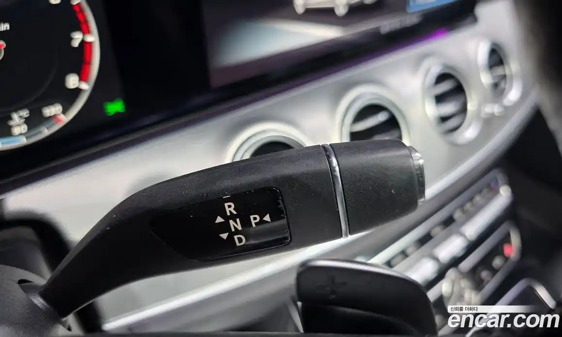 Mercedes-Benz E-Class 2017 2.0 Автомат в Москве № 195498, фото 9