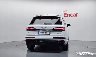 Audi Q7 2022 3.0 Автомат в Москве № 196078, миниатюра 2