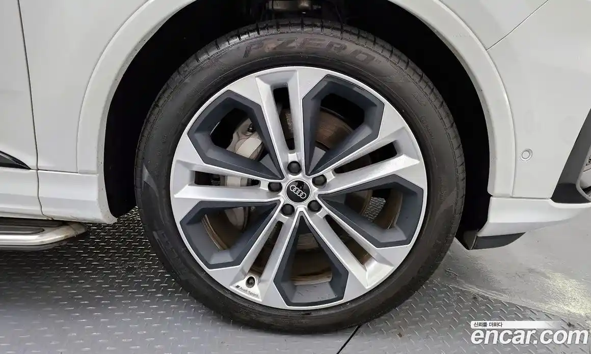 Audi Q7 2022 3.0 Автомат в Москве № 196078, фото 3