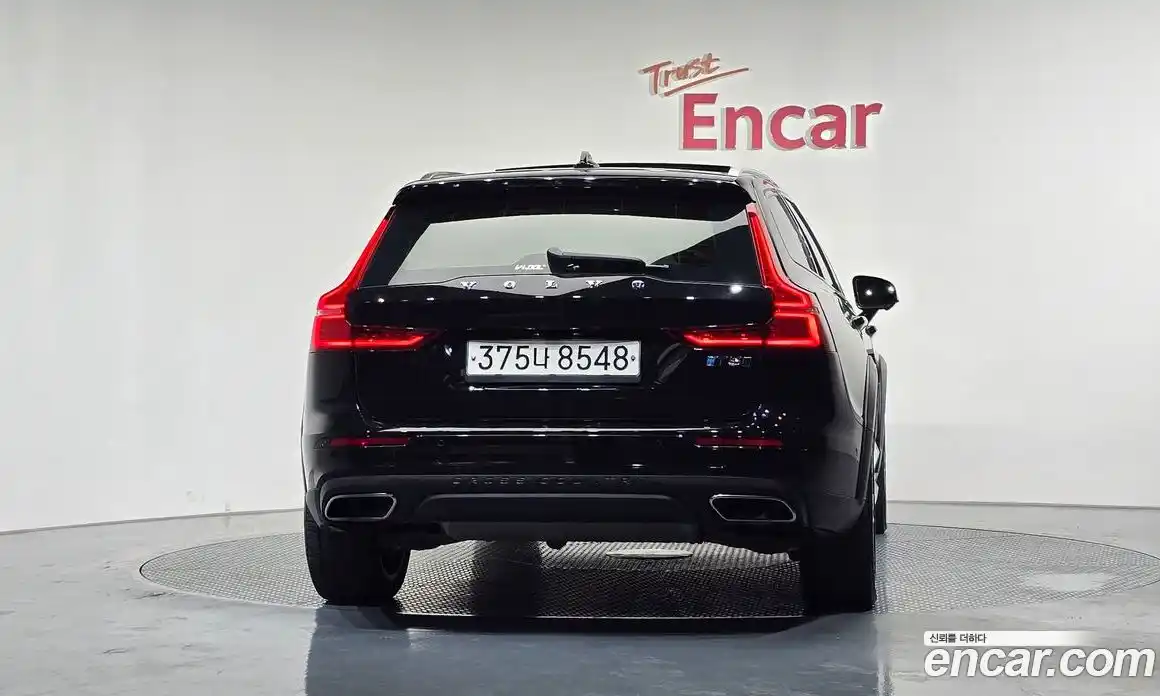 Volvo V60 2020 2.0 Автомат в Москве № 196996, фото 19