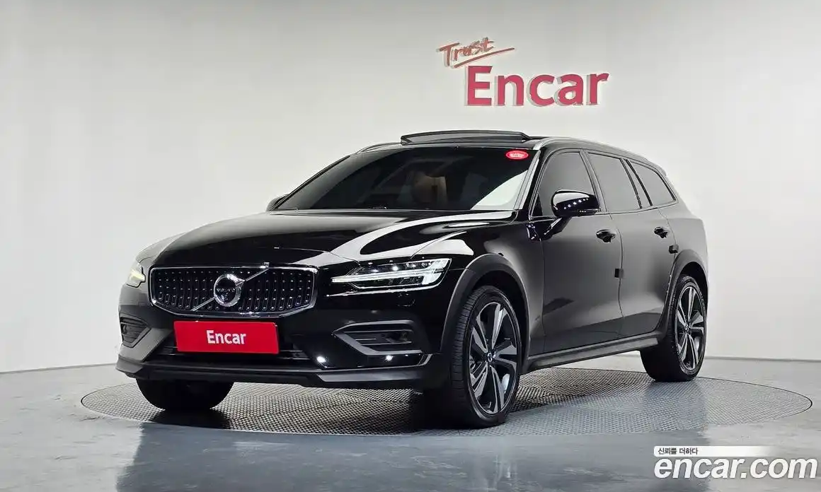 Volvo V60 2020 2.0 Автомат в Москве № 196996, фото 4