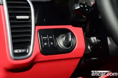 Porsche Cayenne 2023 3.0 Автомат в Москве № 197877, миниатюра 12