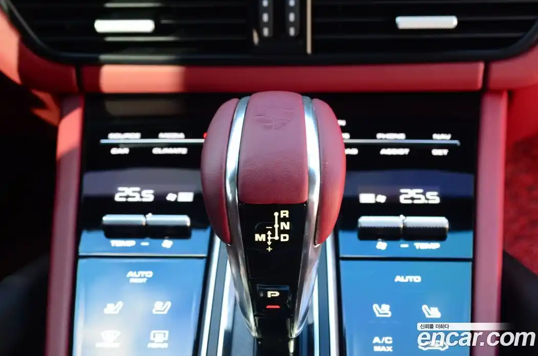 Porsche Cayenne 2023 3.0 Автомат в Москве № 197877, фото 16