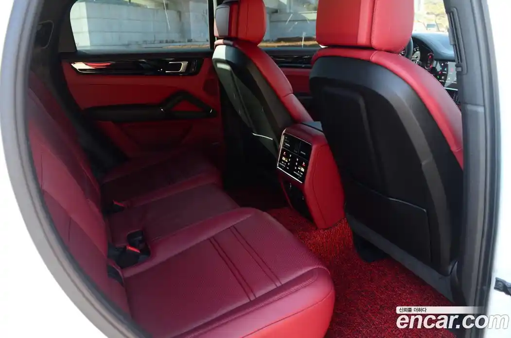 Porsche Cayenne 2023 3.0 Автомат в Москве № 197877, фото 18