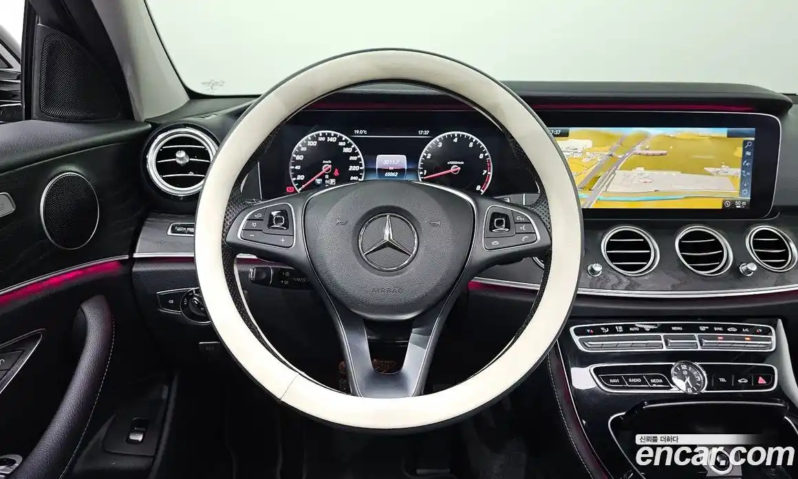 Mercedes-Benz E-Class 2017 2.0 Автомат в Москве № 211944, фото 15