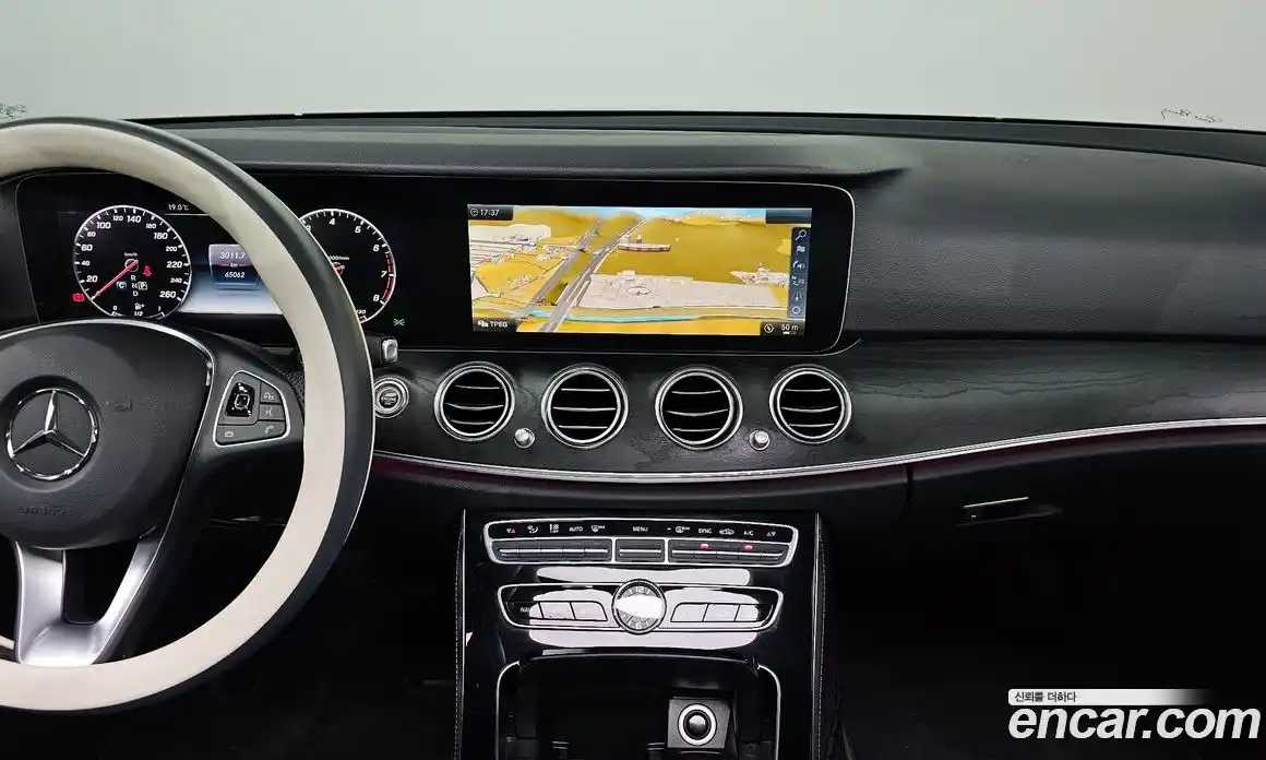 Mercedes-Benz E-Class 2017 2.0 Автомат в Москве № 211944, фото 16