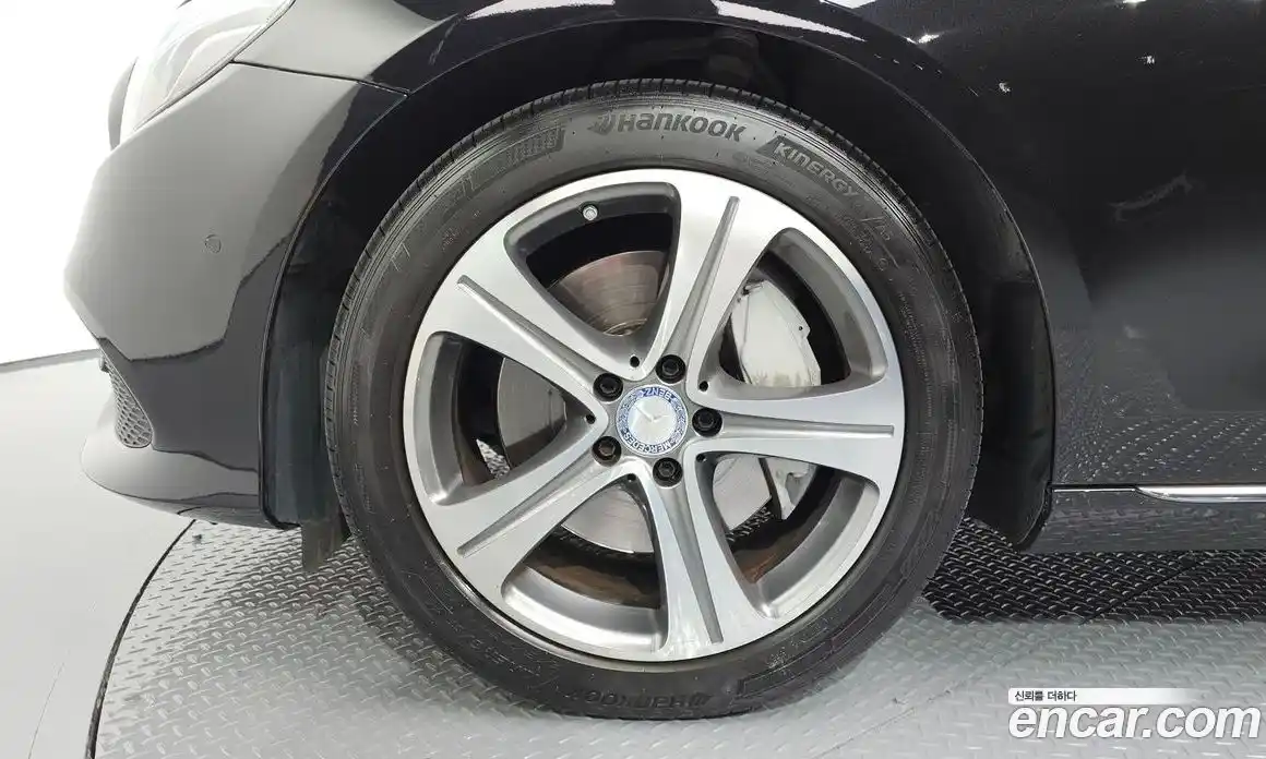 Mercedes-Benz E-Class 2017 2.0 Автомат в Москве № 211944, фото 5