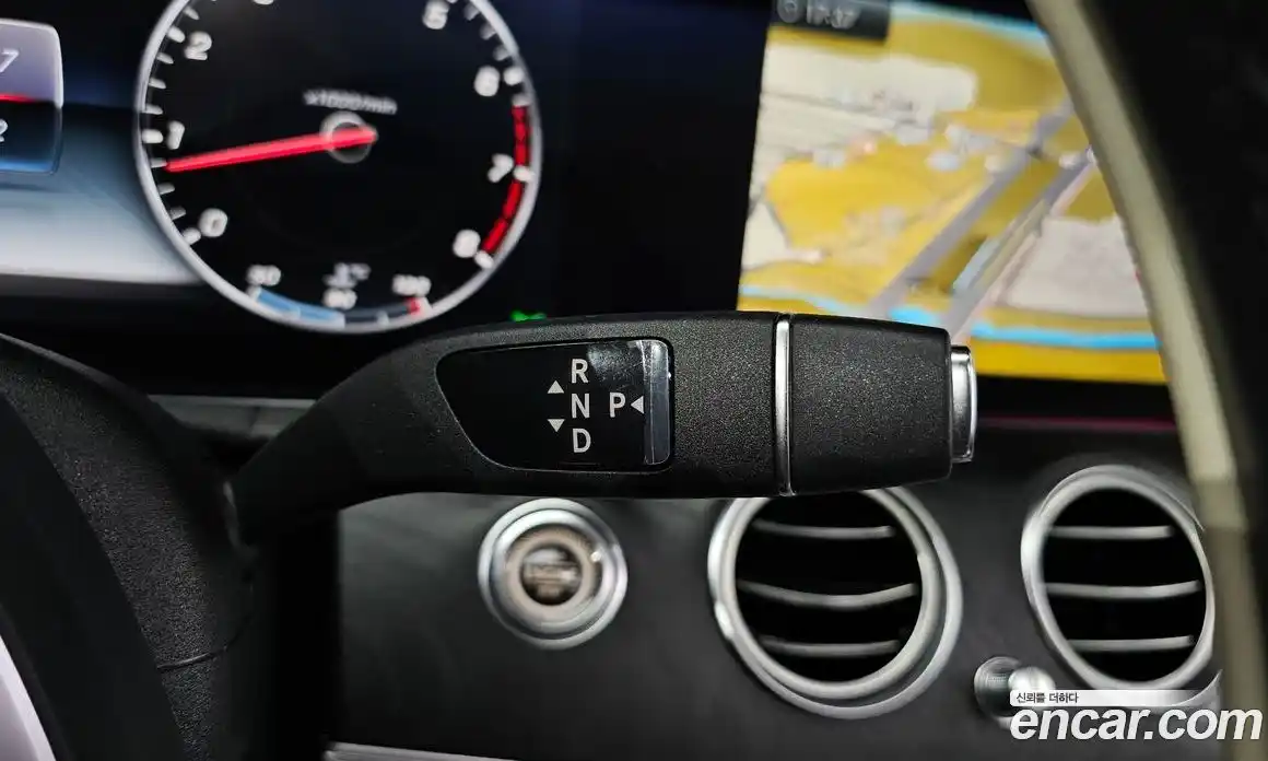 Mercedes-Benz E-Class 2017 2.0 Автомат в Москве № 211944, фото 9